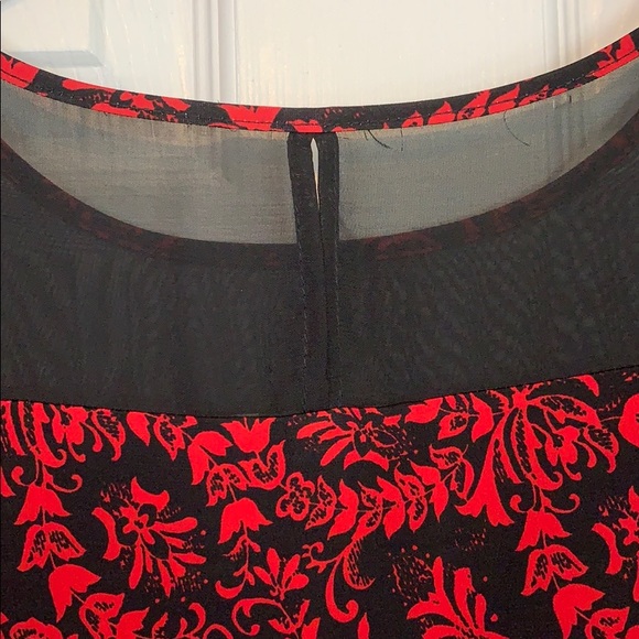 Roz & Ali Black and red top - Picture 3 of 4